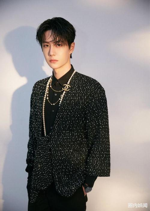 王一博群演爆料视频,揭秘明星幕后幕后故事